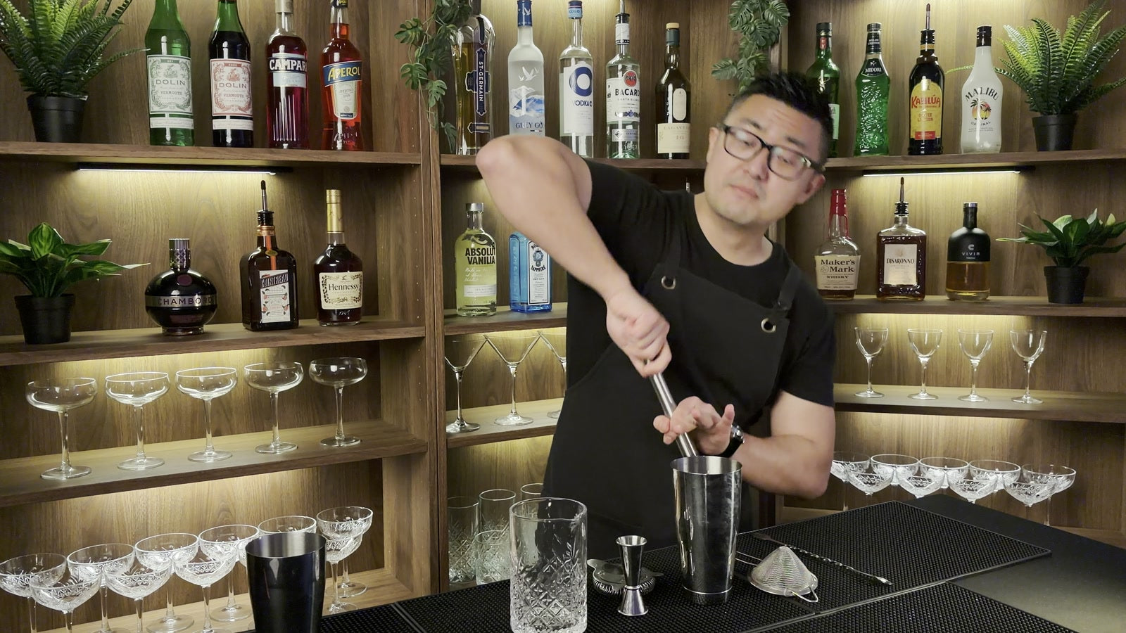 How to Stir a Cocktail Properly